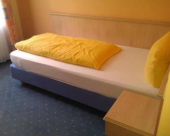 Hotel-Gasthof Krone - Gunzenhausen - Bedroom