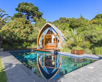 CUBE Guest House - Hout Bay - Piscina