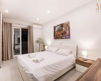 Spacious 3BR designer home just off the promenade by 360 Estates - Saint Paul’s Bay - Bedroom