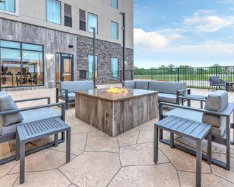 Staybridge Suites Port Arthur By IHG - Port Arthur - Innenhof