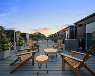 The Cleveland Rocks! Townhome In Tremont - Cleveland - Balcony