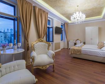 Central Square Heritage Hotel - Split - Bedroom