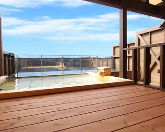 JapaneseWestern style room Capacity 4 people | / Tainai Niigata - Tainai - Balcone