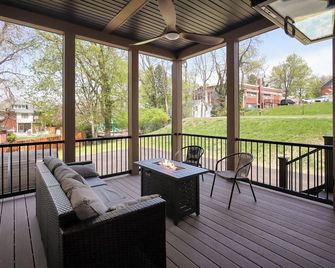 Harpers Retreat - Barrel Sauna and Fire Pit! - Harpers Ferry - Balcony