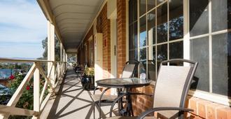 Commercial Golf Resort - Albury - Balcony