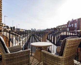 Veeve - Sophisticated Sutherland - London - Balcony