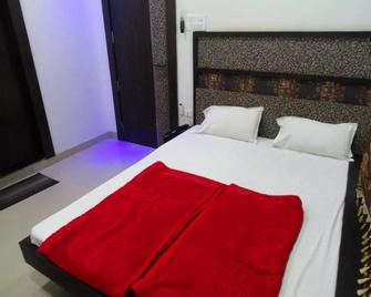 Hotel Sukh Sagar - Gwalior - Bedroom