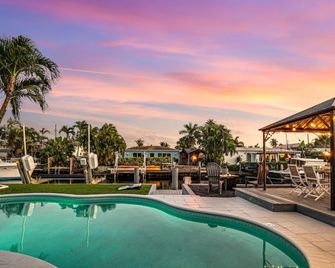 Waterfront Bungalow / Heated Pool / Pineapple Key - 勞德代爾堡 - 游泳池