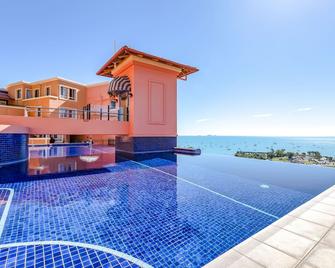 Martinique Whitsunday Resort - Airlie Beach - Pool