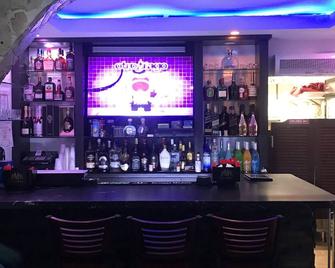 Starz Hotel - סנט תומאס - בר