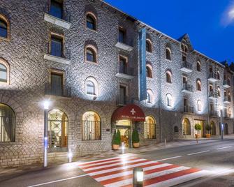 Hotel Spa Termes Carlemany - לס אסקלדס - בניין