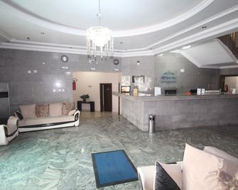 Residency Hotel Leophine House - Onitsha - Front desk
