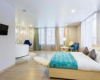7 Kholmov Hotel - Kirov - Bedroom