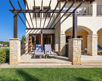 AA02 Adjacent to Aphrodite Hills- Communal Pool, Garden - Kouklia - Patio