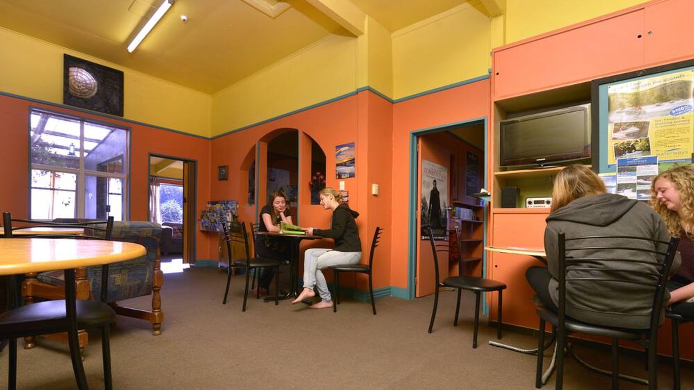 Tombstone Motel, Lodge & Backpackers