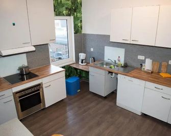 Monteur & Geschäftsreisen Zimmer in Celle CS11 - Celle - Kitchen