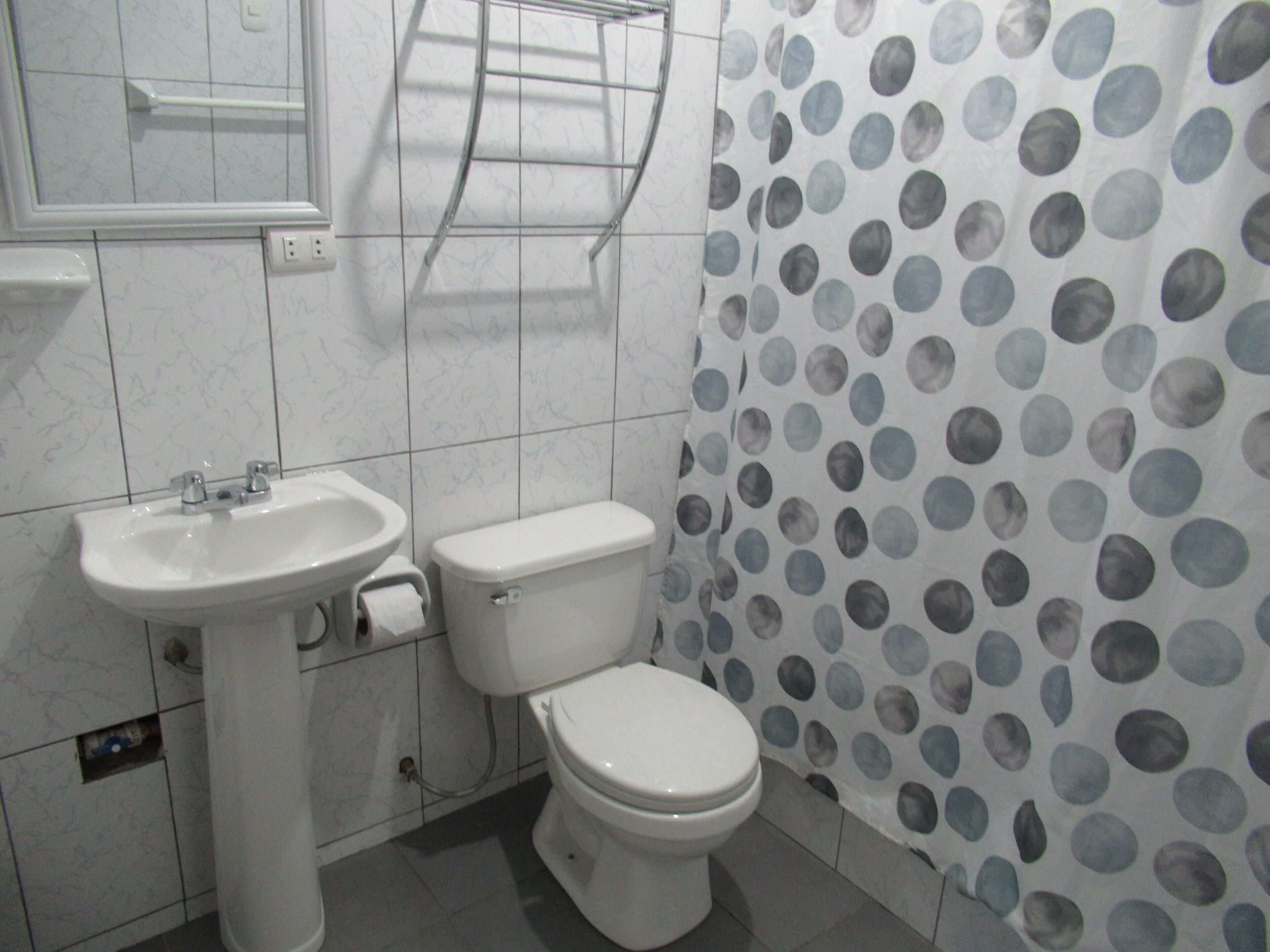 Kurmi Hostel Lima Airport - Lima - Bad