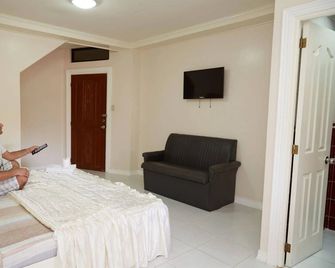 Hotel Saleh - Angeles City