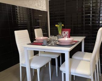 La Casaffittiera Apartments Group - Anzio - Dining room