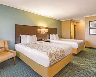 La Quinta Inn & Suites by Wyndham San Francisco Airport West - Millbrae - Bedroom