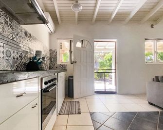 Casalina Garden 2 blocks to Palm Beach & Kitesurfing school - Noord