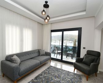 Duygu Apart - Fethiye - Wohnzimmer
