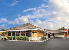 Econo Lodge Near Reno-Sparks Convention Center - Reno - Byggnad