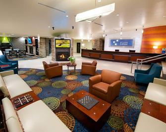 Holiday Inn Express & Suites Pittsburgh West - Green Tree - Pittsburgh - Hall