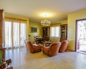 Antonietta - Calcinelli - Sala de estar