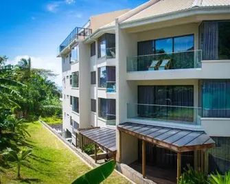 Bel Eau Residence - Victoria - Building