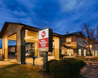 Best Western Plus Rama Inn - Redmond - Gebäude