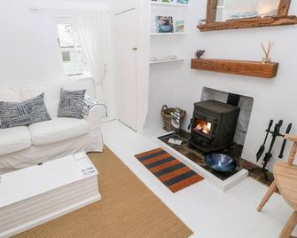 The Little Net Loft - Penzance - Living room