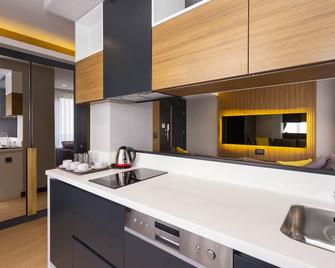 Nox Suite - Antalya - Kitchen