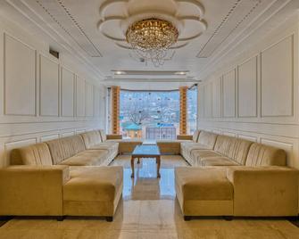 Hotel Baisaran Pahalgam - Pahalgam - Lounge