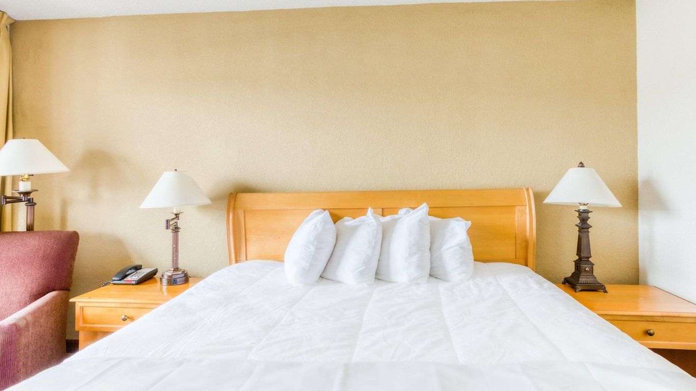 OYO Townhouse Owensboro West