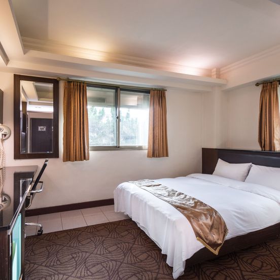 The Enterpriser Hotel image 1