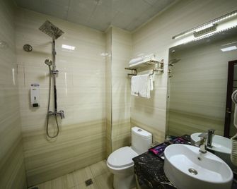 Jia He Business Hotel - Jiayuguan - Schlafzimmer