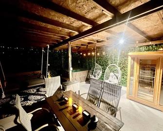 Log Cabin in White Lake! - Waterford - Patio
