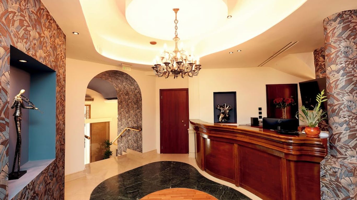 Zeus Essence Bucharest Opera