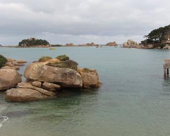 Studio de Standing &Proximité Plages 800M & 300M Commerces et port - Perros-Guirec - Strand