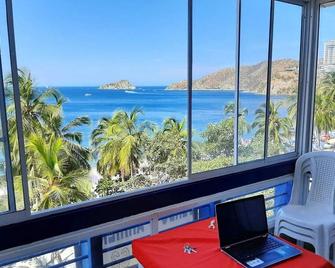 Cozy beauty , relaxing apt in front of the beach with a majestic view - Gaira - Balkon