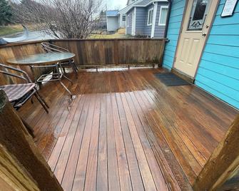 Bears, Birds, And Whales/ A Room With A Car - Kodiak - Balcony