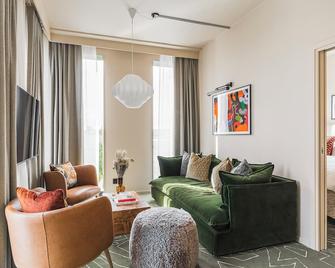 Hernö Gin Hotell - Härnösand - Wohnzimmer