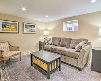 Cozy North Bend Getaway in Walkable Loca - North Bend - Sala de estar