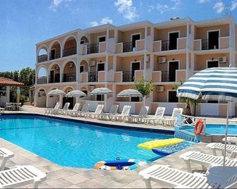 Prokopis Studios - Zante - Piscina