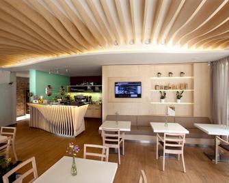 Atelier Lanna - צ'סקה בודיוביצה - מסעדה