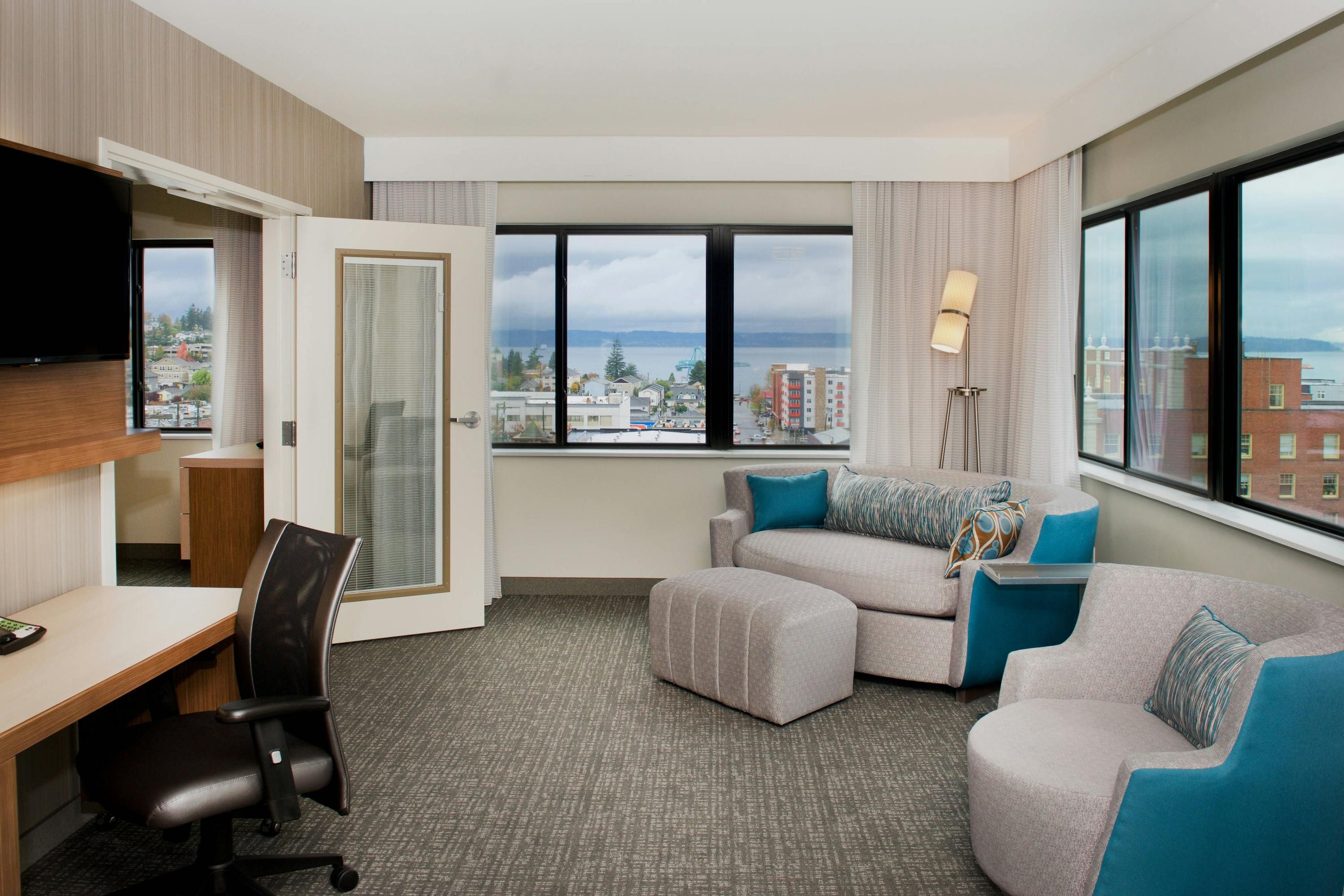 Courtyard by Marriott Seattle Everett Downtown - Everett - Wohnzimmer