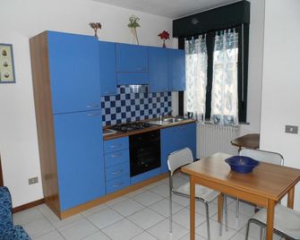 Bilocale Mentana 21 - Parma - Kitchen