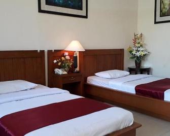 Hotel Mustika Tuban - Tuban - Habitación