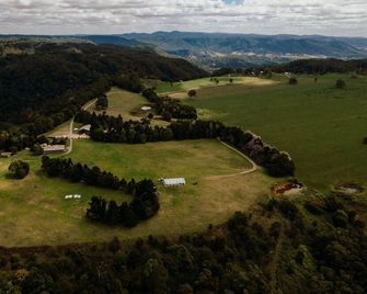 Maleny Retreat - Pay 3 Stay 4 nights! First 3 bookings only! - Booroobin - Vista del exterior